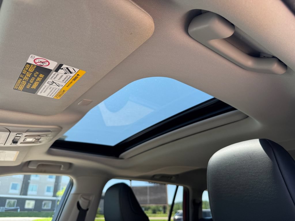 Certified 2020 Toyota Highlander XLE AWD/4WD image 31