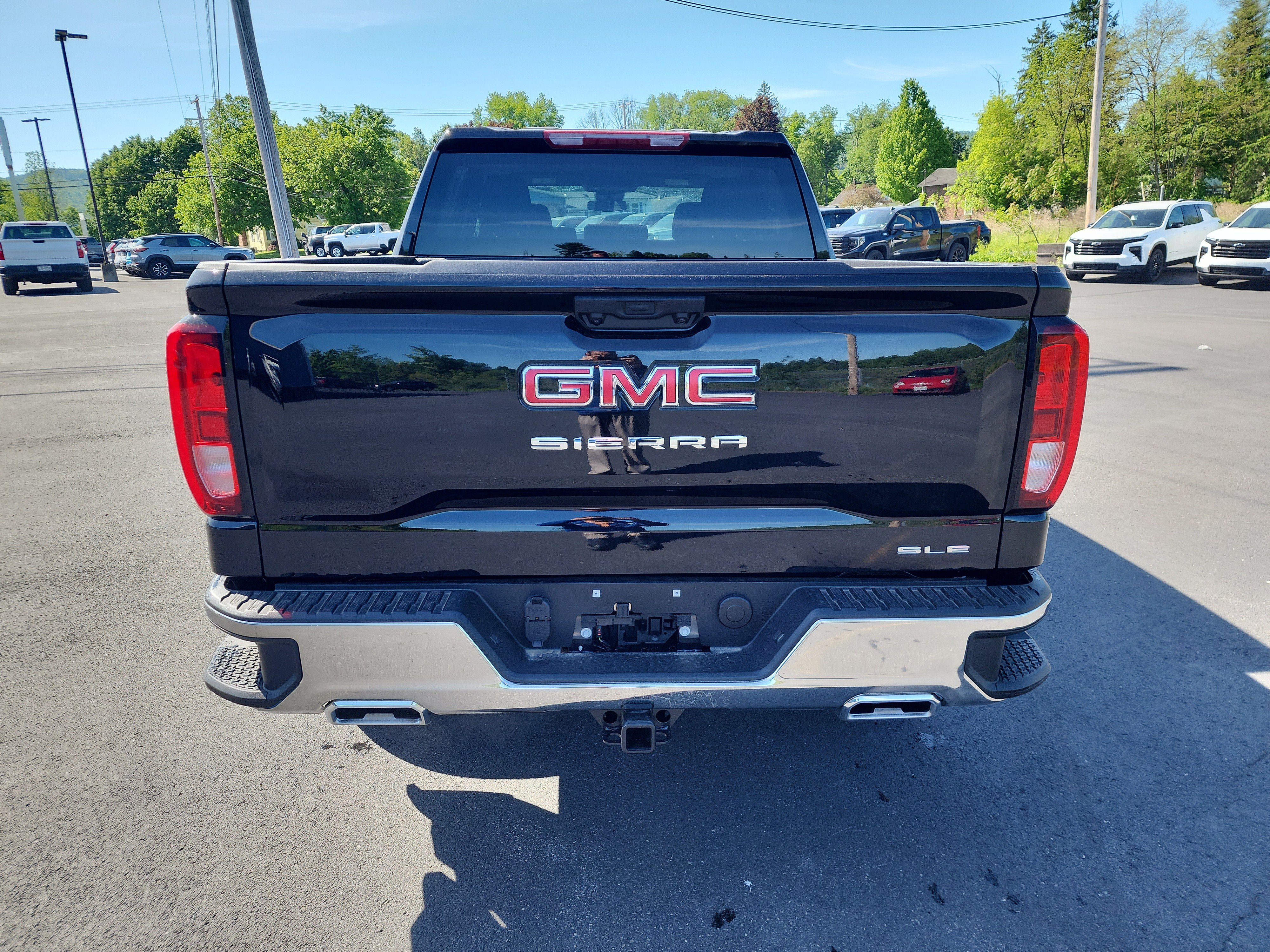New 2026 GMC Sierra 1500 SLE w/ X31 Off-Road Package AWD/4WD image 7