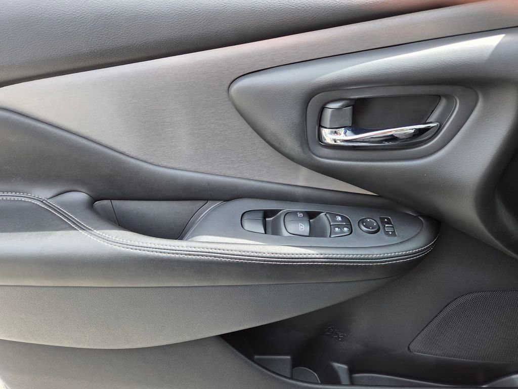 Used 2020 Nissan Murano SV image 33