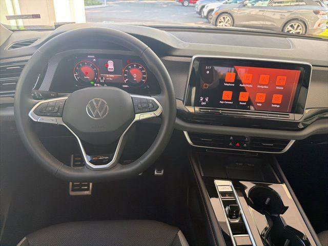 New 2024 Volkswagen Atlas Peak Edition SE AWD/4WD image 18