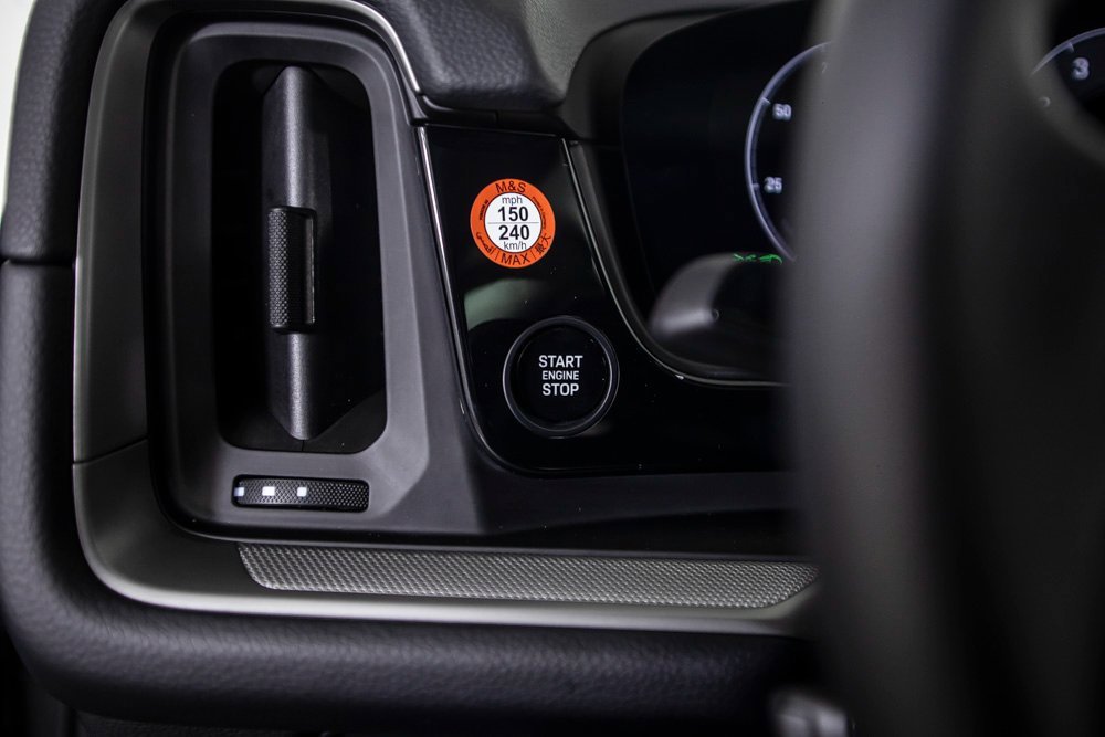 Used 2025 Porsche Cayenne image 34