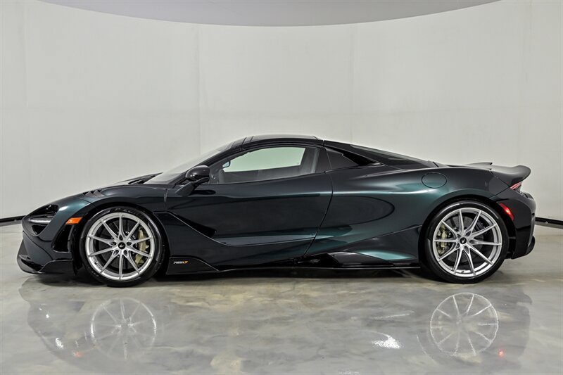 Used 2022 McLaren 765LT RWD image 25