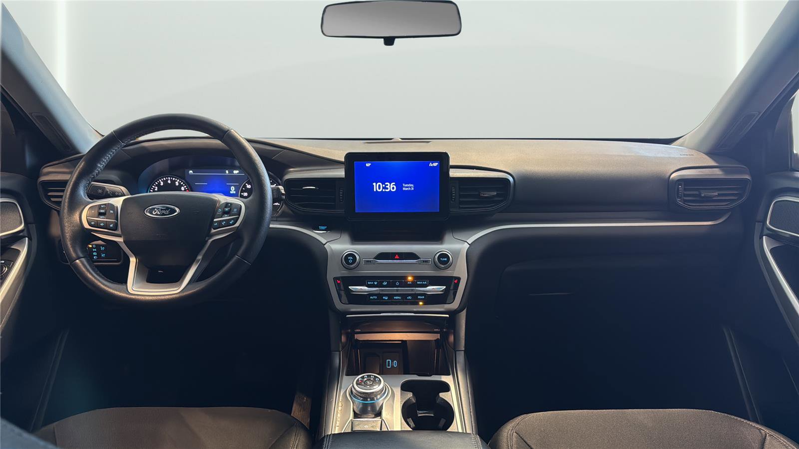 Used 2023 Ford Explorer XLT image 12