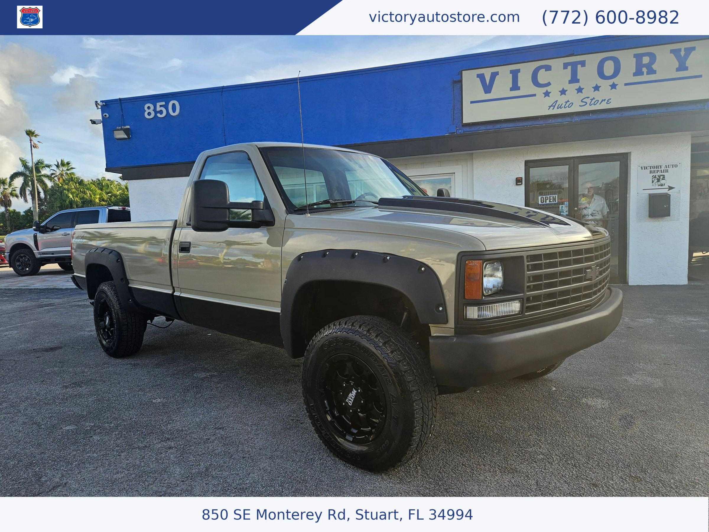 Used 1988 Chevrolet Silverado 3500 4x4 Regular Cab image 1