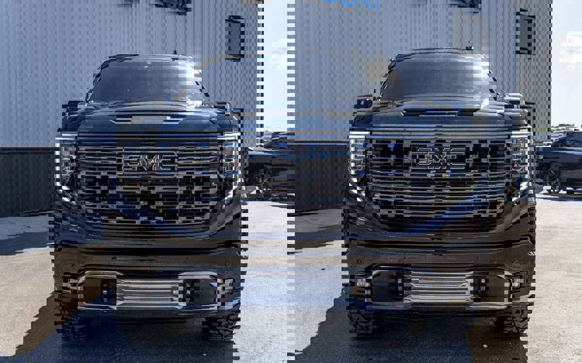 Used 2023 GMC Sierra 1500 Denali Ultimate image 5