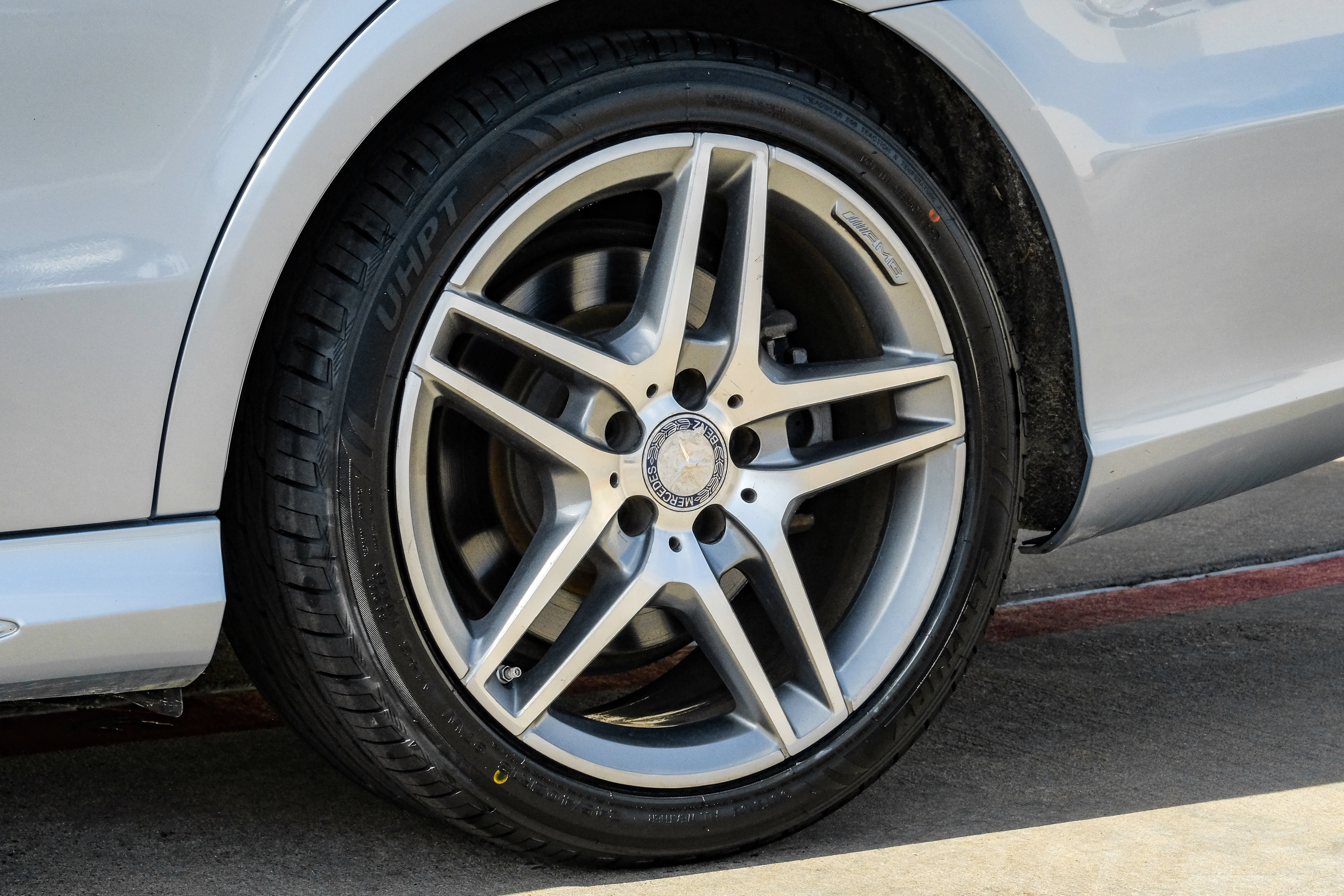 Used 2014 Mercedes-Benz E 550 4MATIC Sedan w/ Premium 1 Package image 64