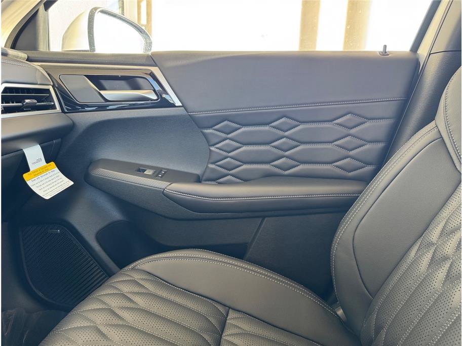 New 2026 Mitsubishi Outlander SEL FWD image 16