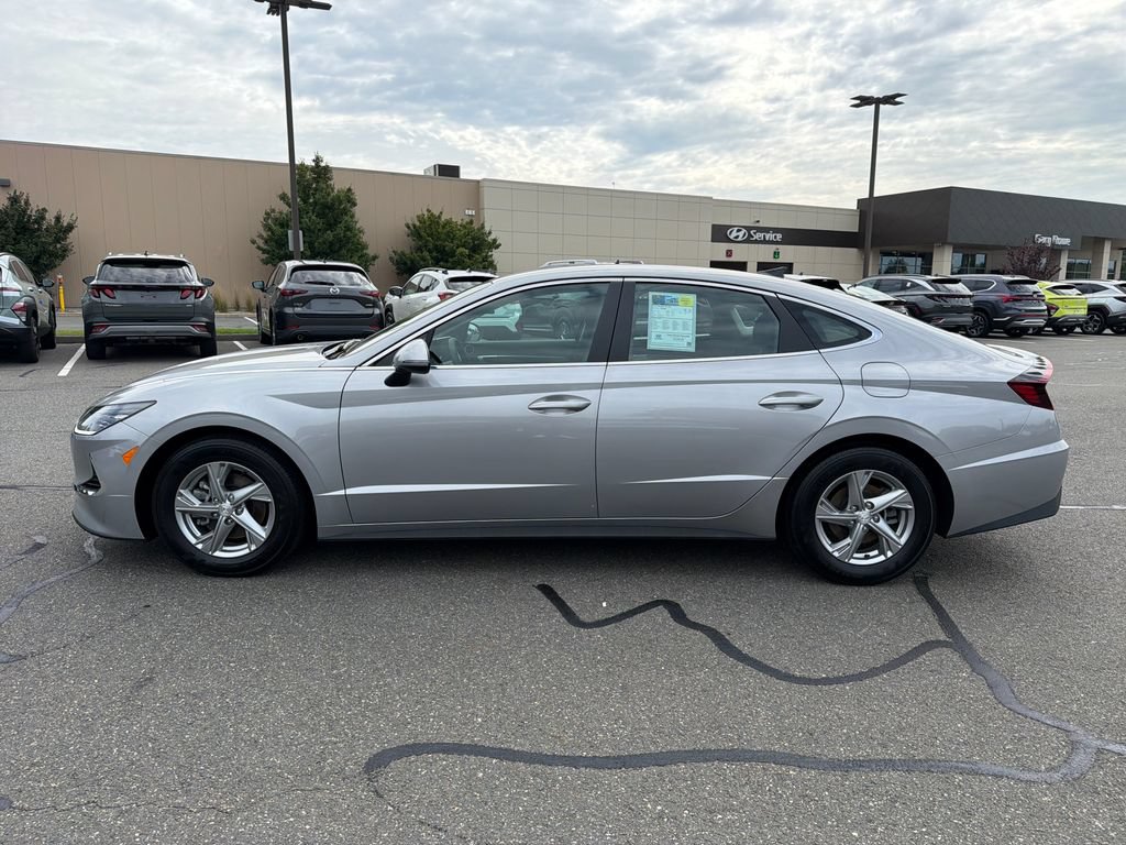 Certified 2023 Hyundai Sonata SE FWD image 2