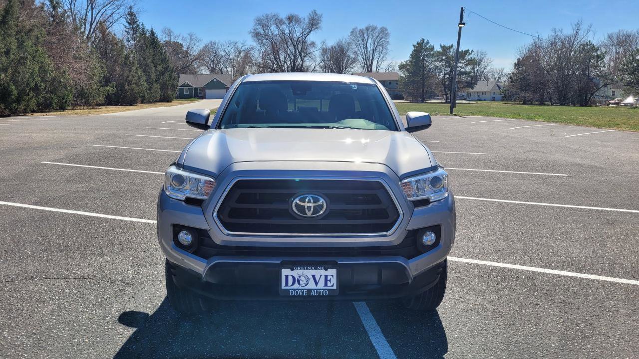 Used 2020 Toyota Tacoma SR5 AWD/4WD image 10