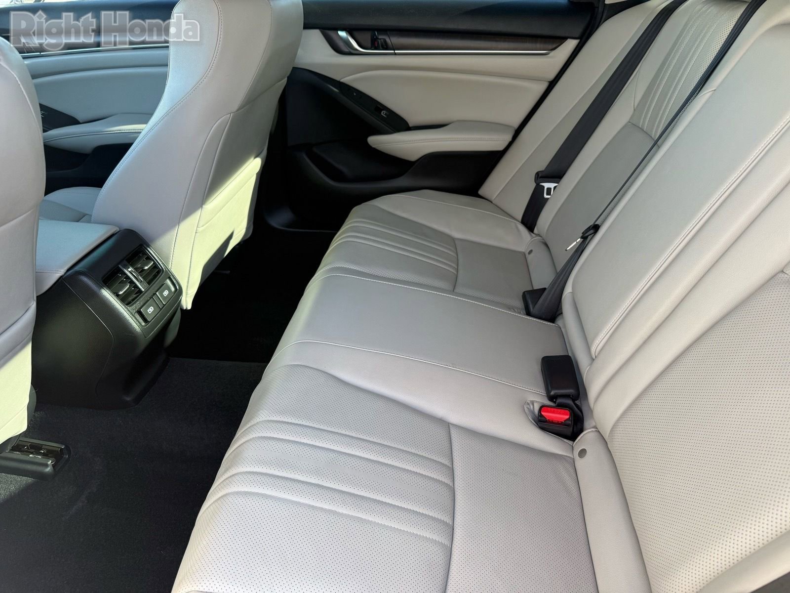 Used 2022 Honda Accord Touring image 28