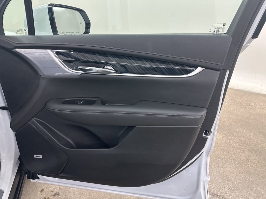 Used 2025 Cadillac XT6 Premium Luxury image 18