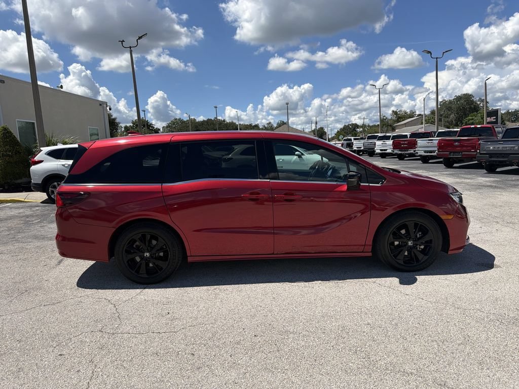 Used 2023 Honda Odyssey Sport image 2