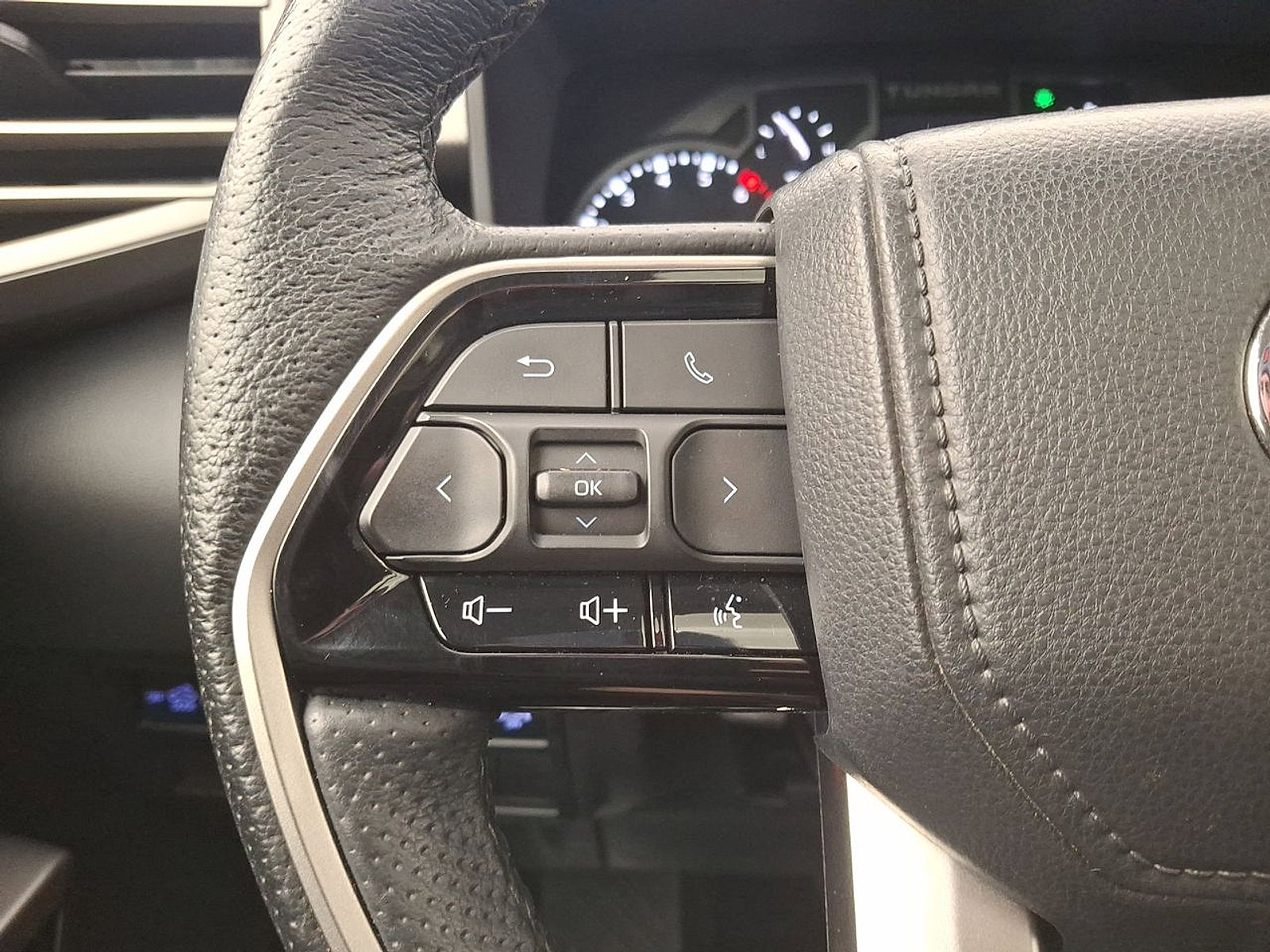 Used 2022 Toyota Tundra Limited image 17