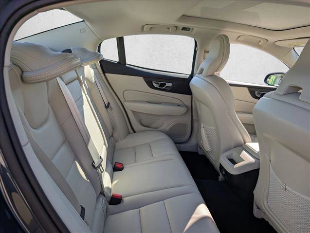 Used 2020 Volvo S60 T5 Momentum image 18