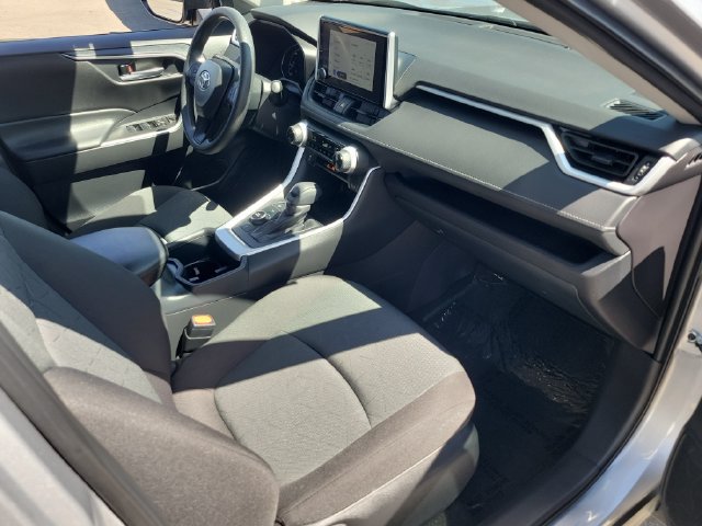 Used 2025 Toyota RAV4 XLE AWD/4WD image 20