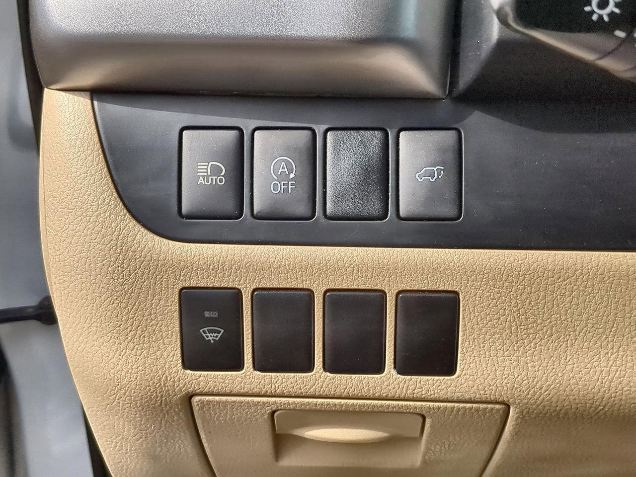 Used 2017 Toyota Highlander XLE FWD image 17