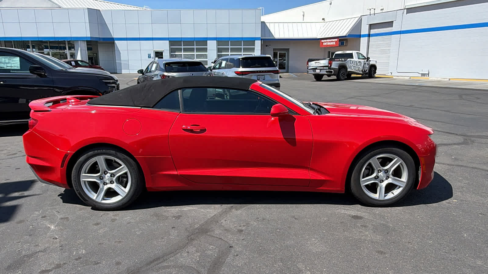 Used 2020 Chevrolet Camaro LT RWD image 4