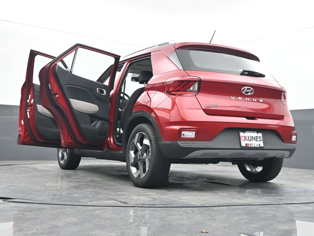 Used 2025 Hyundai Venue SEL image 89