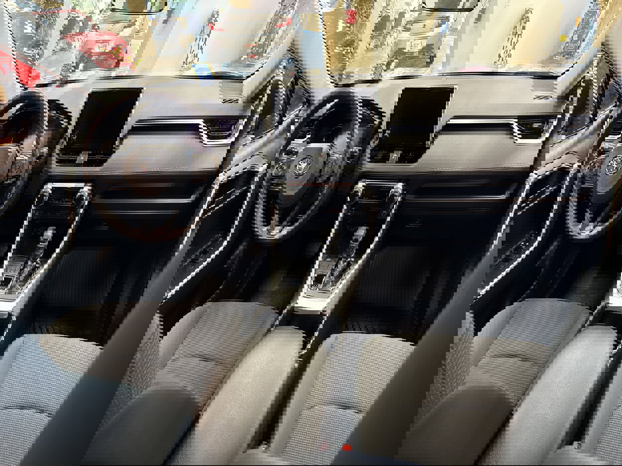 Used 2024 Toyota RAV4 LE image 20