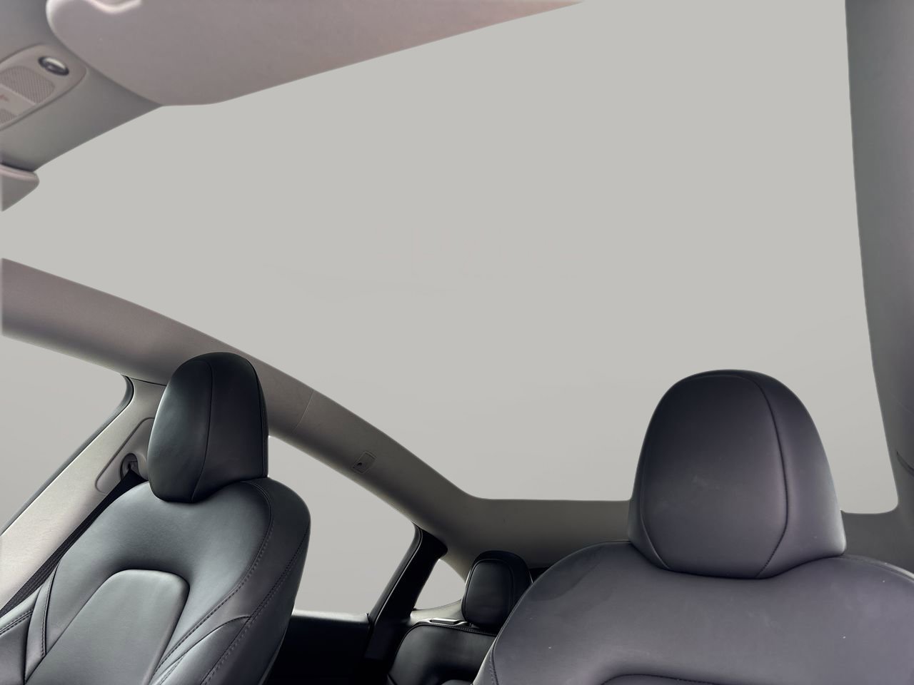Used 2024 Tesla Model Y 2WD image 17