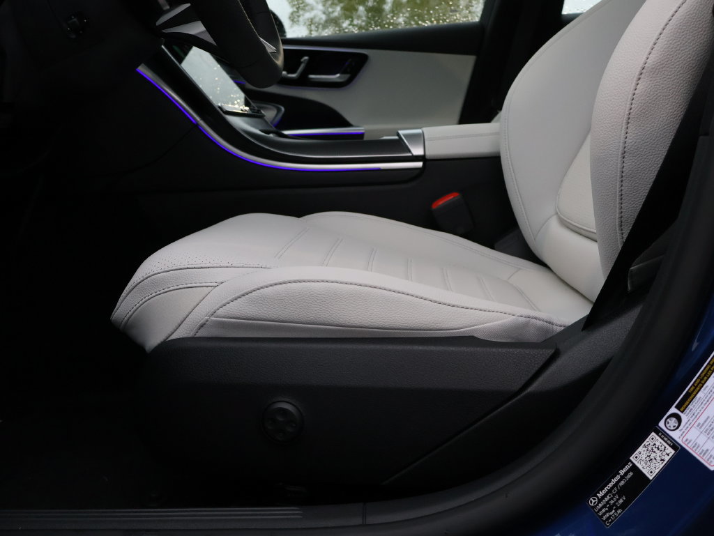 New 2026 Mercedes-Benz C 300 4MATIC Sedan image 37