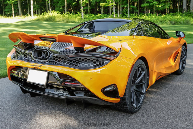 Used 2026 McLaren 750S Spider RWD image 8
