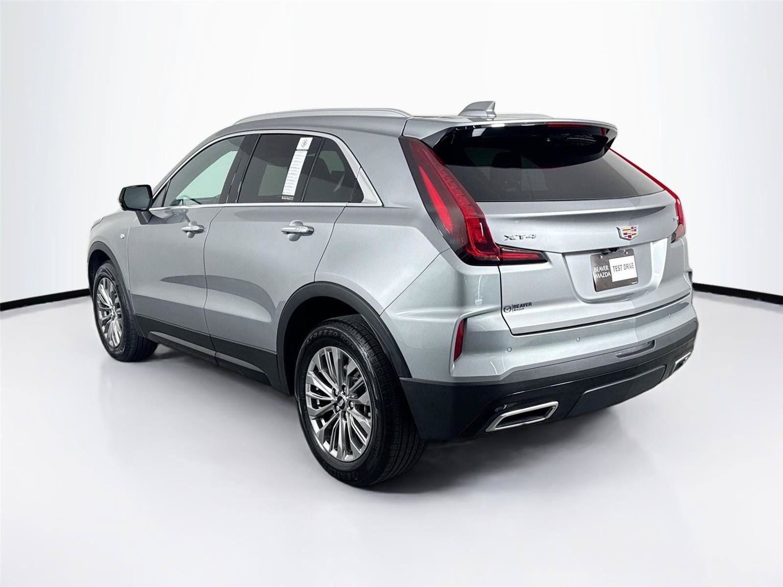 Used 2025 Cadillac XT4 Premium Luxury FWD image 12