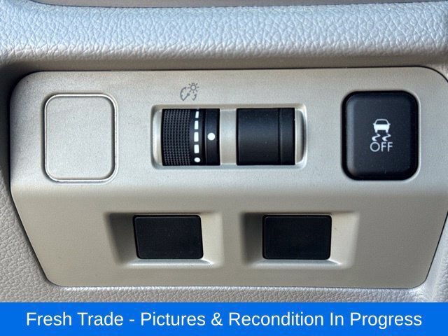 Used 2017 Subaru Forester 2.5i Premium w/ All-Weather Package AWD/4WD image 17