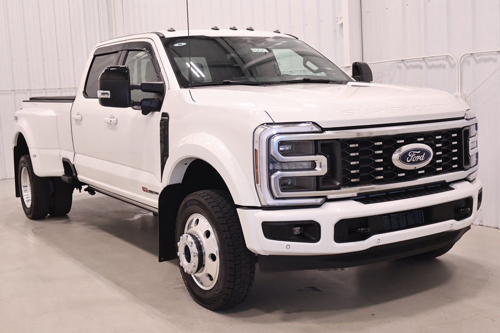 Used 2025 Ford F450 Platinum w/ FX4 Off-Road Package AWD/4WD image 3