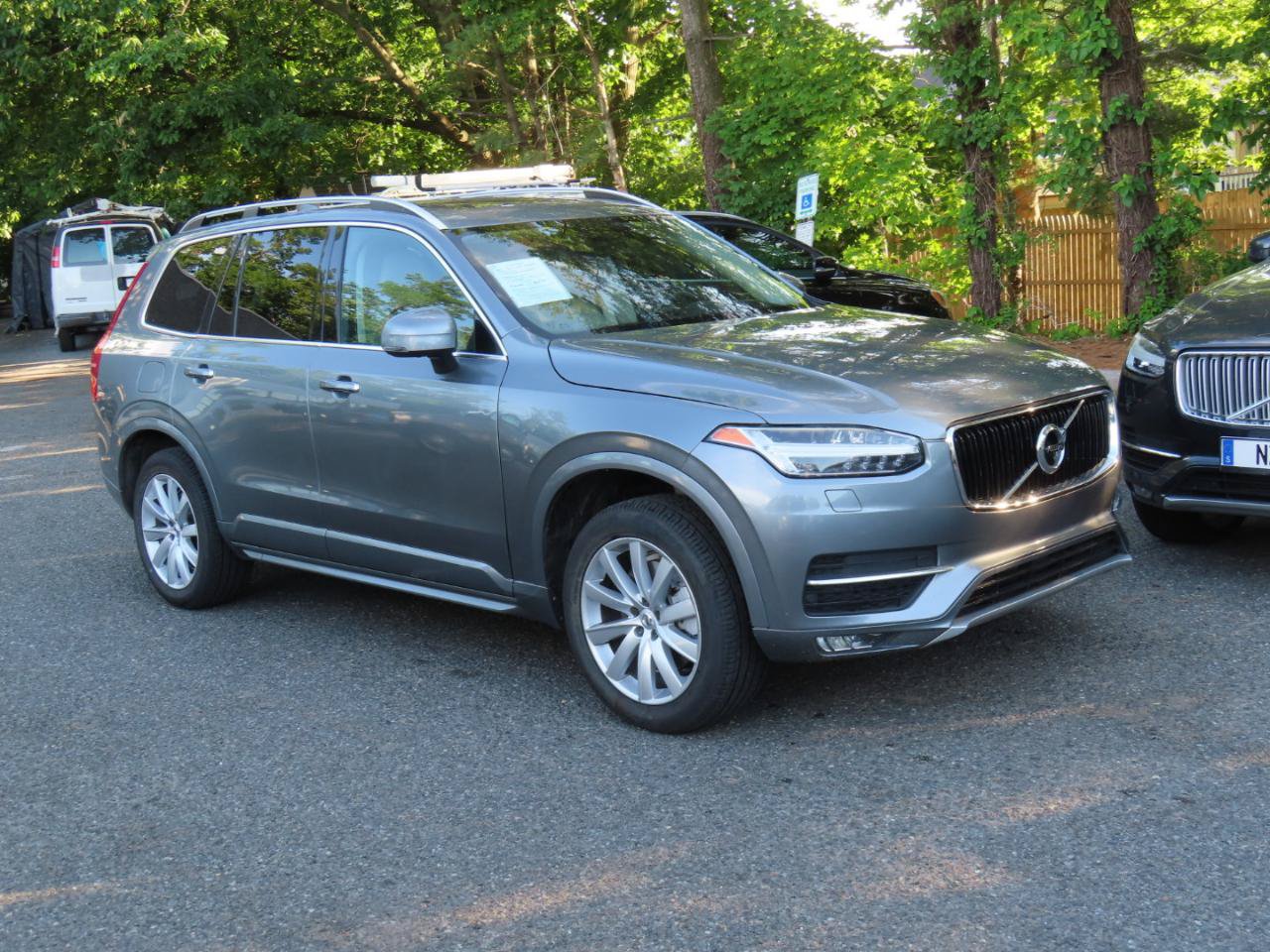Used 2017 Volvo XC90 T6 Momentum w/ Vision Package AWD/4WD image 7