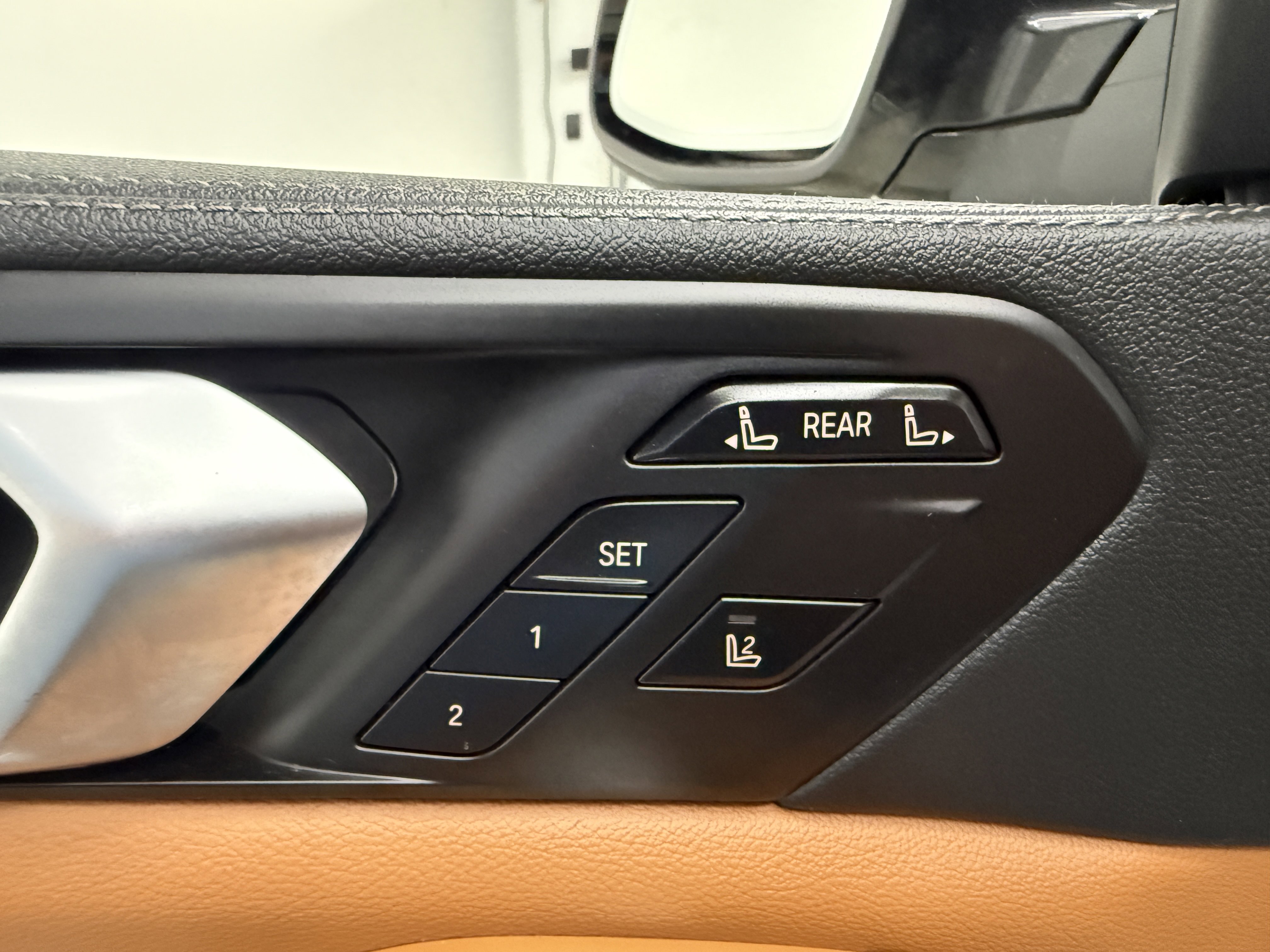 Used 2020 BMW X7 xDrive40i w/ Premium Package image 12