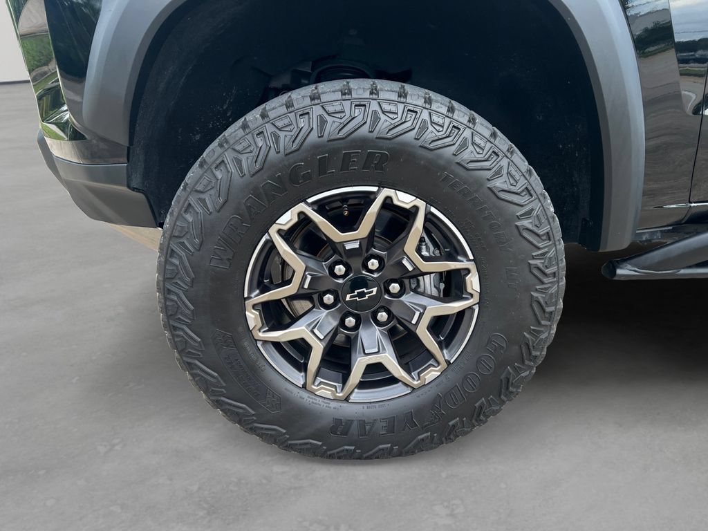 Certified 2025 Chevrolet Colorado ZR2 w/ Technology Package AWD/4WD image 9