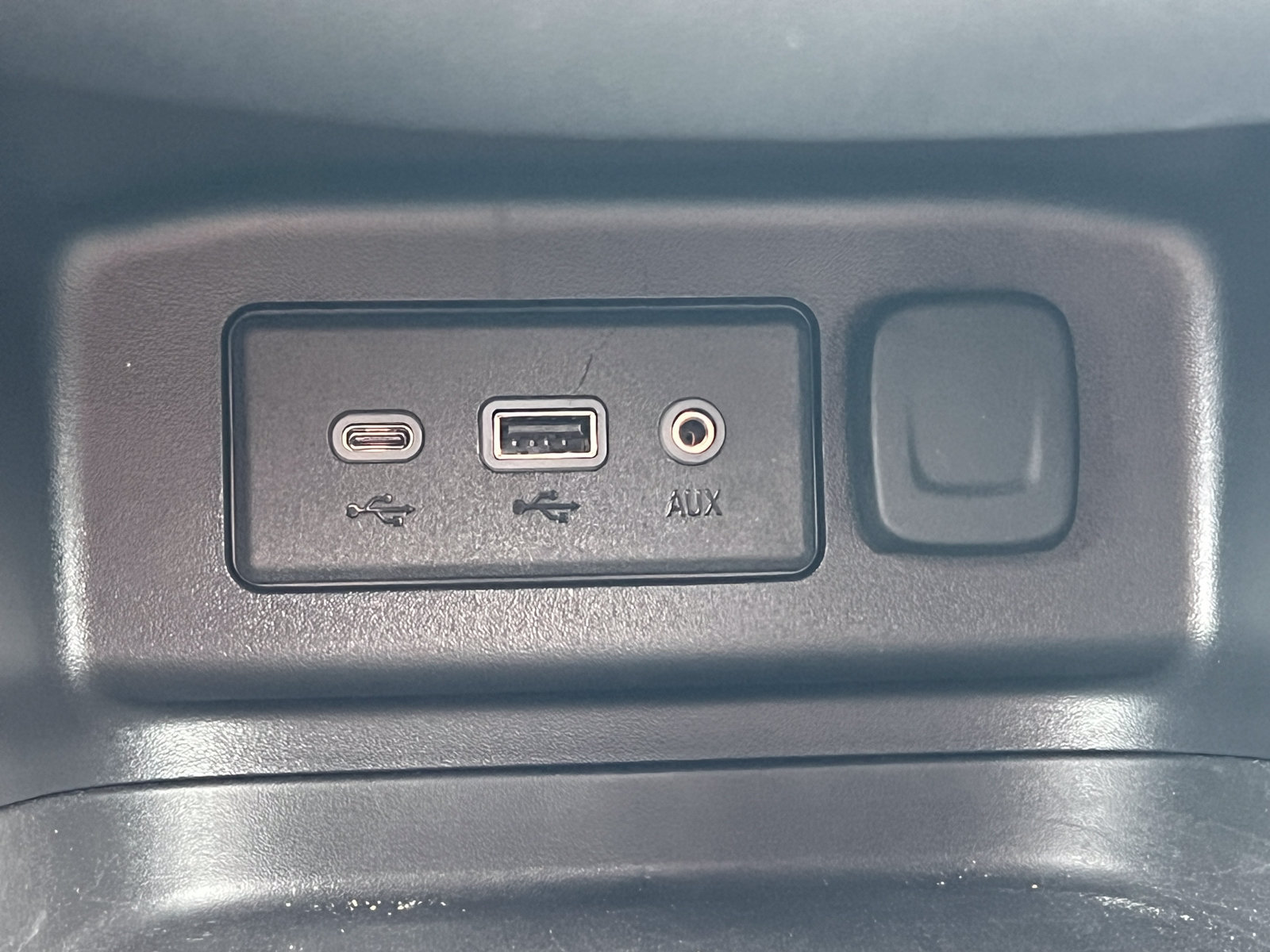 Used 2024 Chevrolet Equinox LT FWD image 25