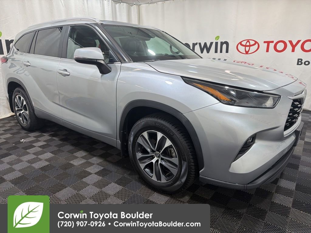 Used 2023 Toyota Highlander XLE image 1