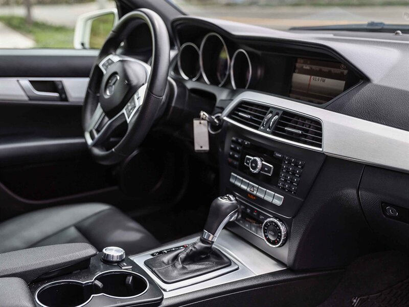 Used 2013 Mercedes-Benz C 250 Sedan image 23
