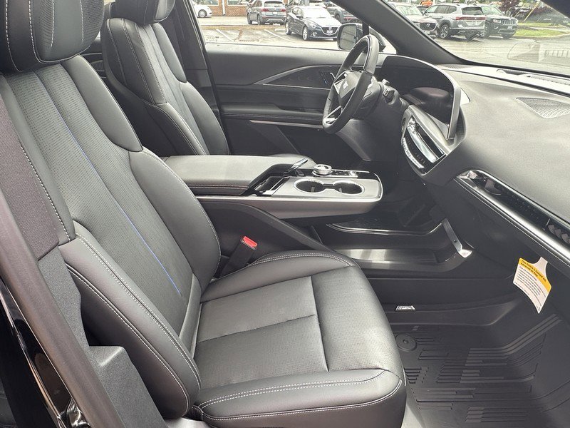 New 2025 Cadillac Lyriq Luxury image 15
