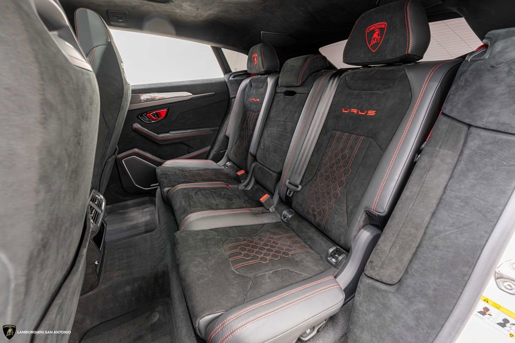 Used 2023 Lamborghini Urus Performante AWD/4WD image 25
