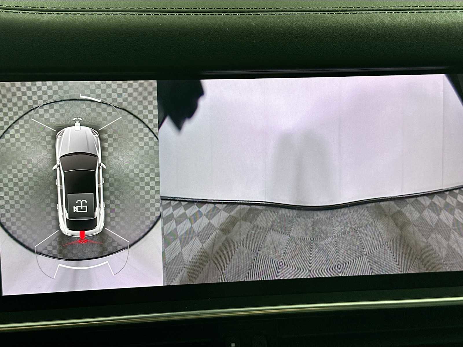 Certified 2022 Porsche Cayenne Platinum Edition image 19