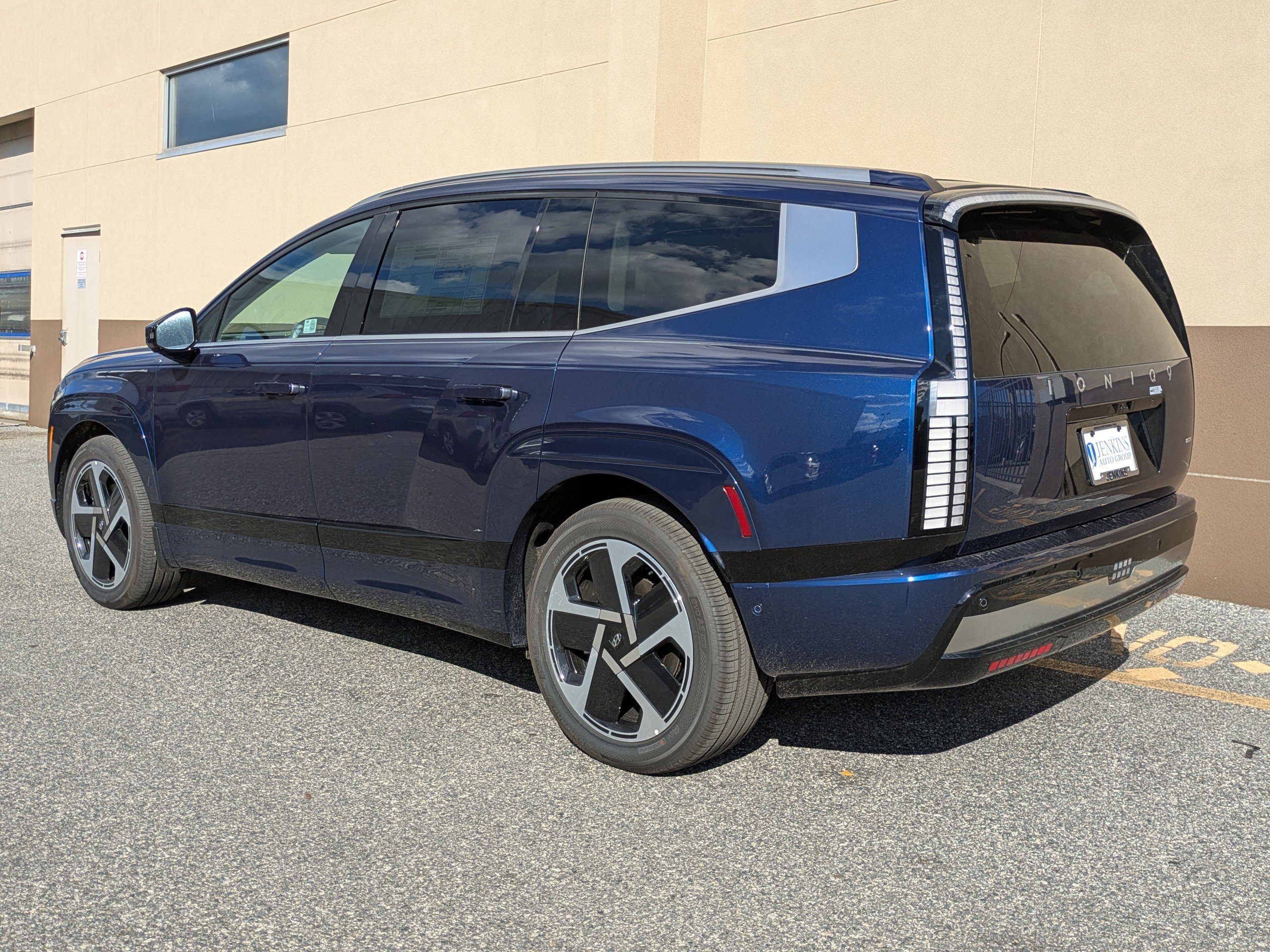 New 2026 Hyundai Ioniq 9 Calligraphy image 7