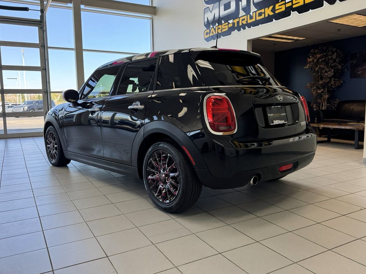 Used 2020 MINI Cooper 4-Door Hardtop FWD image 4