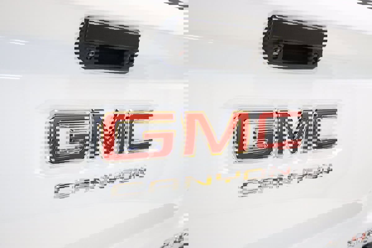 Used 2023 GMC Canyon AT4X image 22