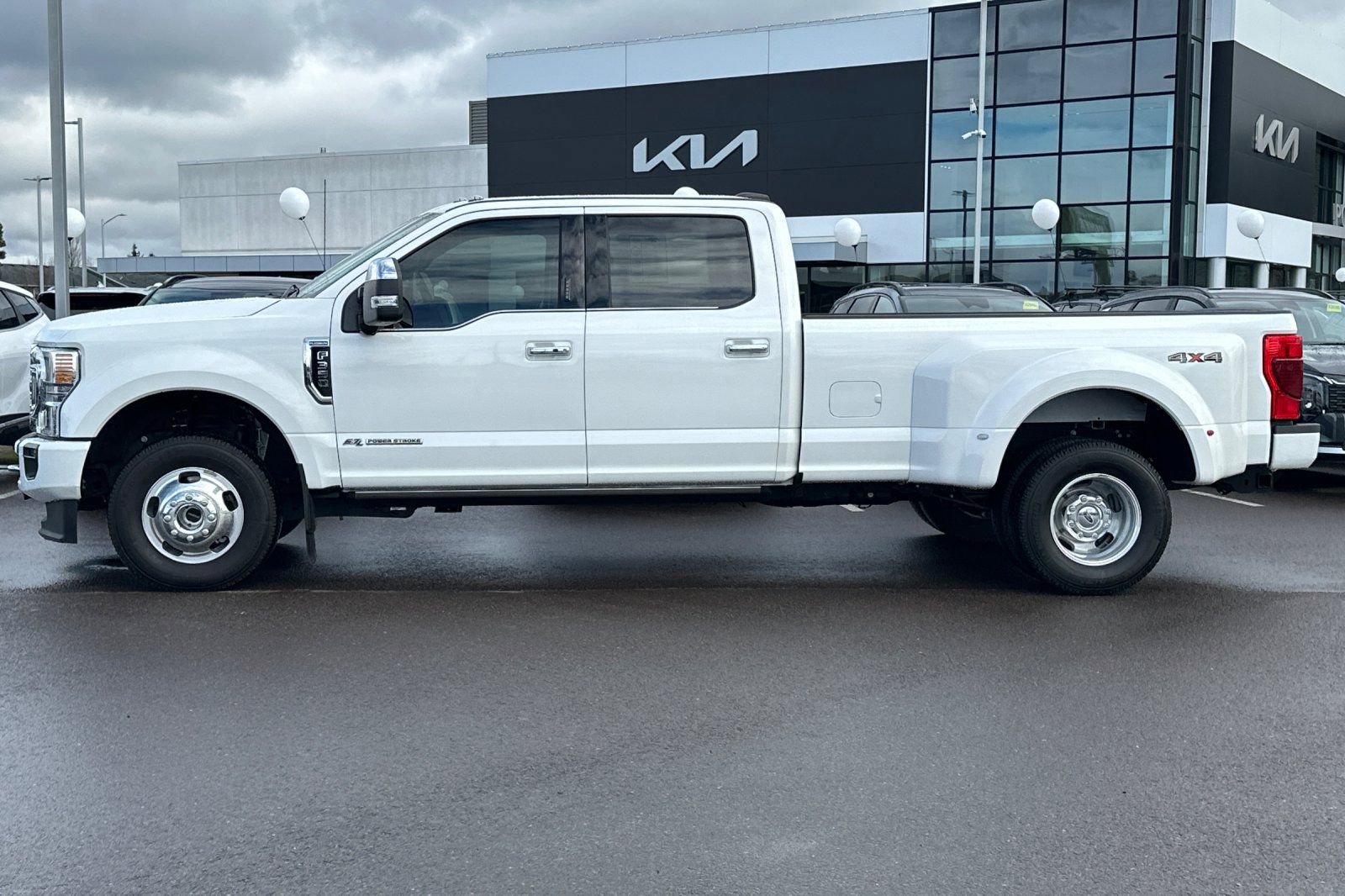 Used 2022 Ford F350 Platinum image 7
