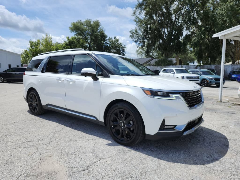 Used 2022 Kia Carnival SX FWD image 2