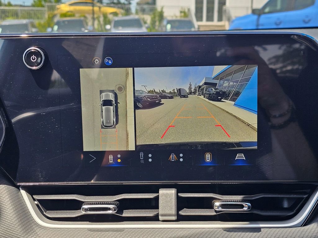 New 2026 Chevrolet Equinox LT w/ Safety and Technology Package FWD image 30