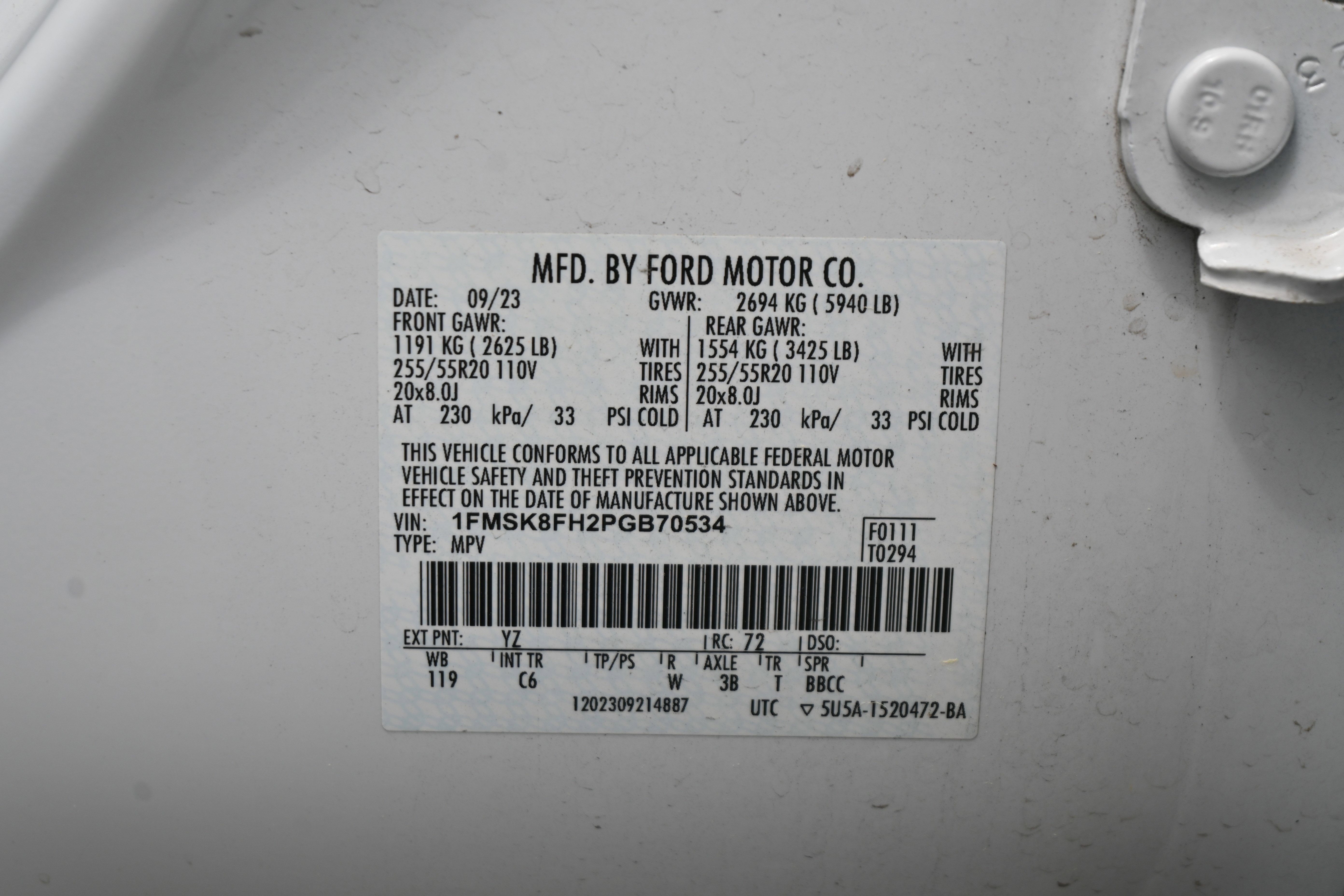 Used 2023 Ford Explorer Limited w/ Equipment Group 301A AWD/4WD image 17