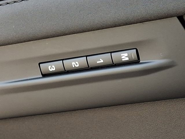 Used 2020 Land Rover Range Rover Evoque SE image 28