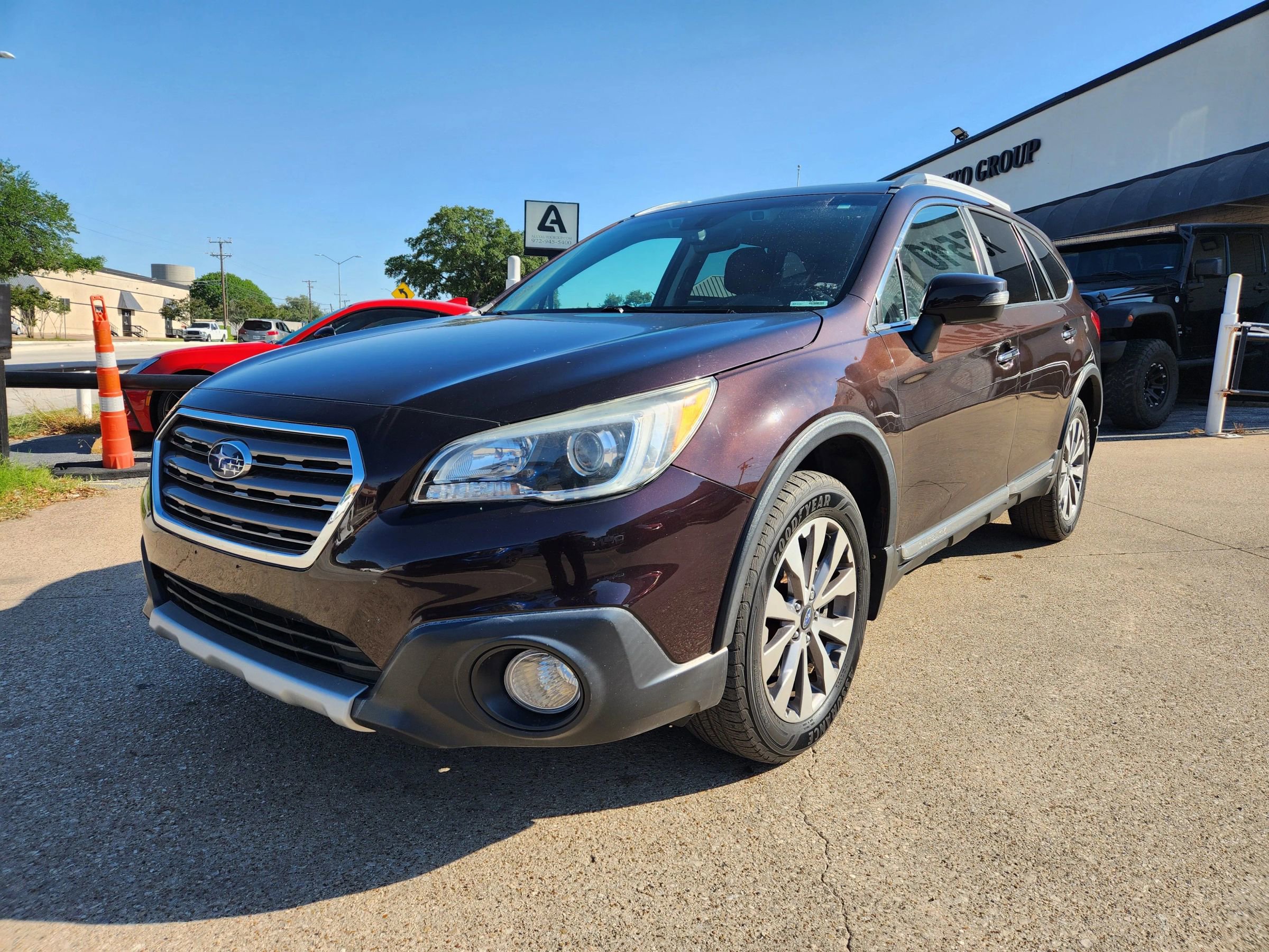 Used 2017 Subaru Outback 2.5i Touring AWD/4WD image 1