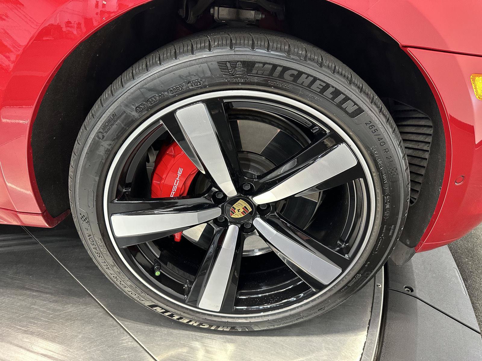 Certified 2023 Porsche Macan GTS AWD/4WD image 14