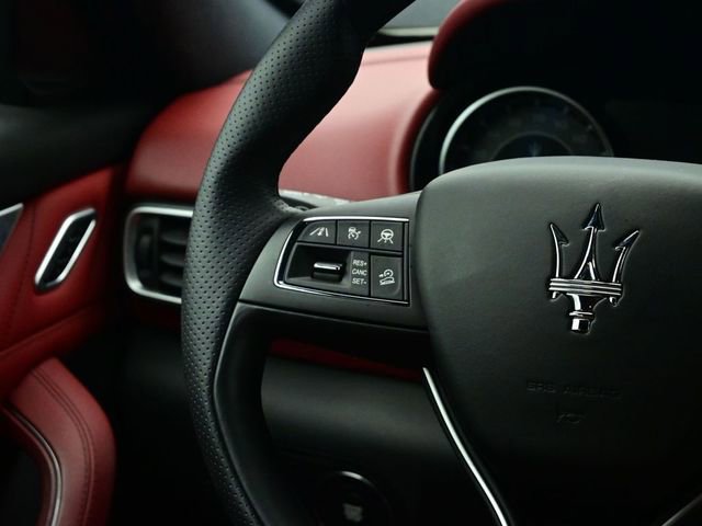 Used 2022 Maserati Levante Modena image 42