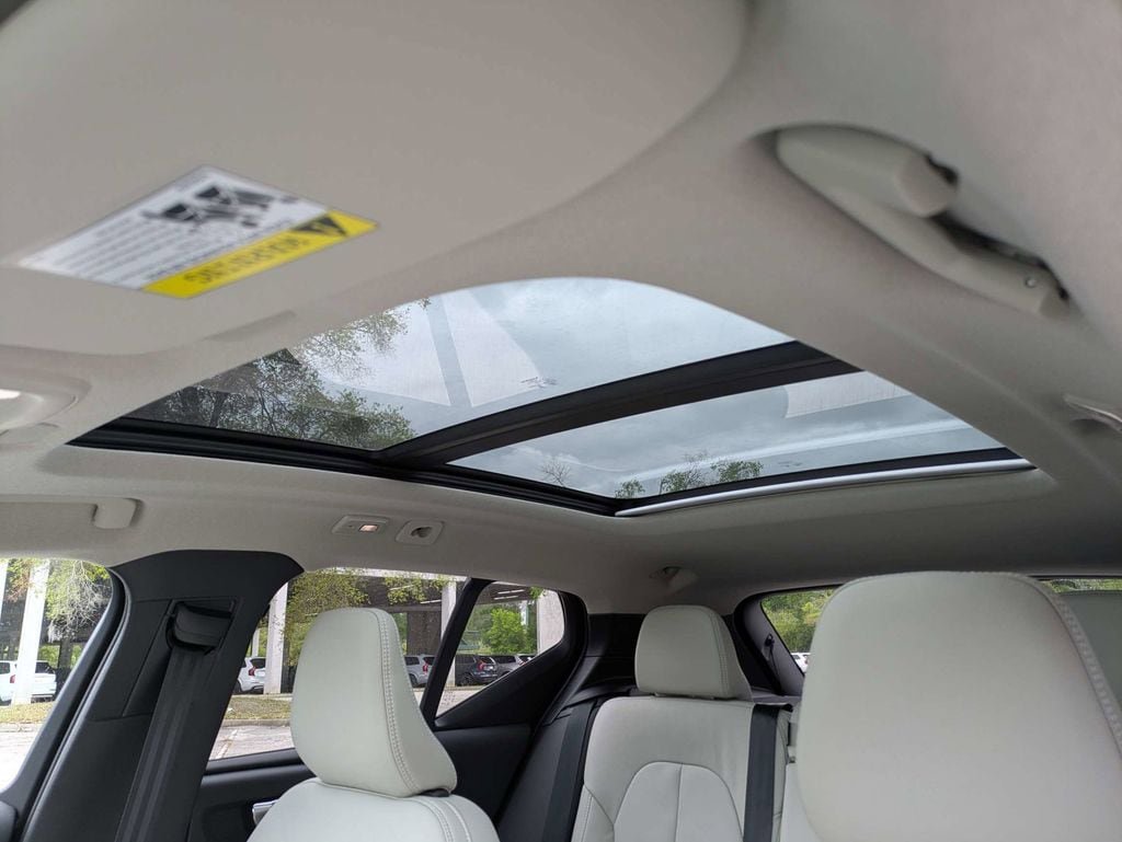 New 2026 Volvo XC40 B5 Plus w/ Protection Package Premier AWD/4WD image 25